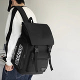 スクエアバックルアクティブリュック