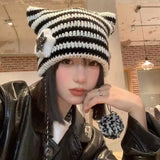 モノトーンスター猫耳ニット帽