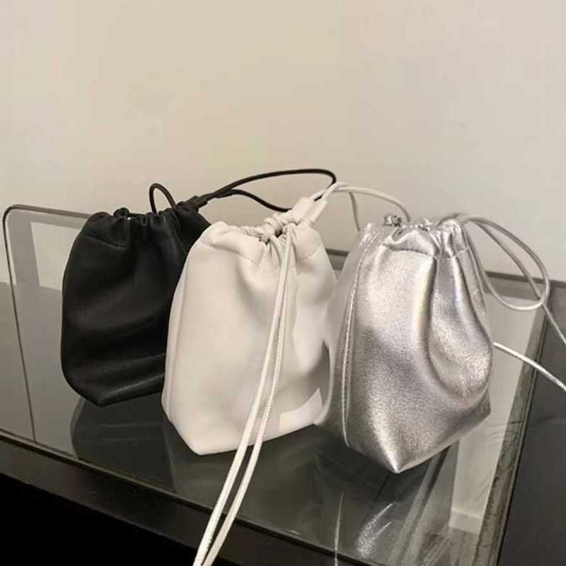 ニュアンスレザー巾着トートバッグ