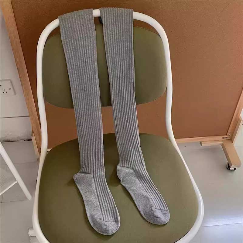 スルードッキングニーハイソックス