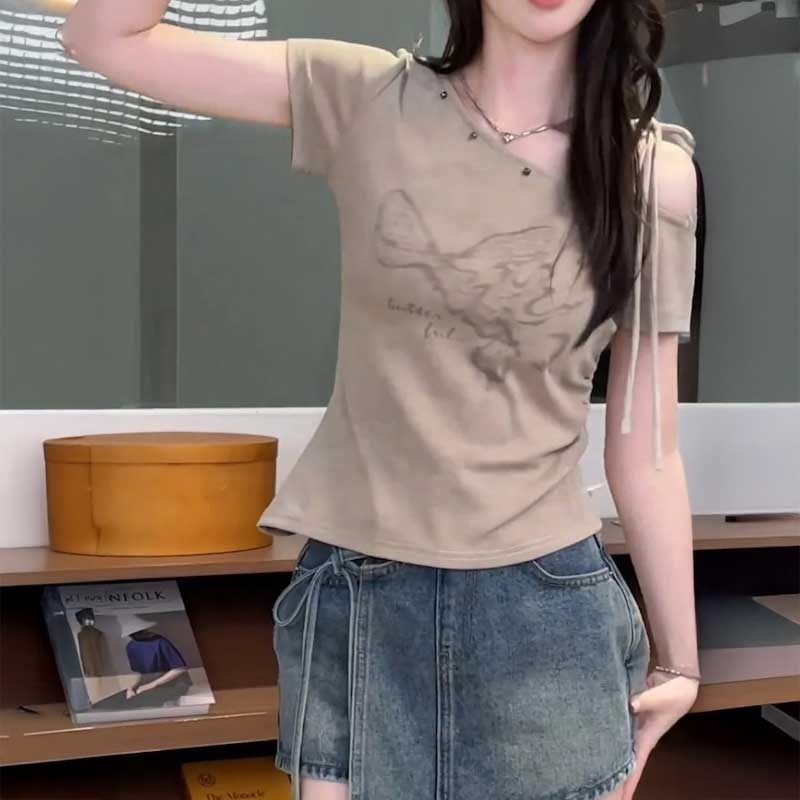 ワンショルダースタッズアシンメトリーTシャツ