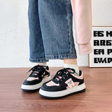 ストリートブラックピンクスニーカー