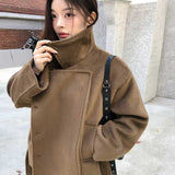 ダブルブレストハイネックベルトコート