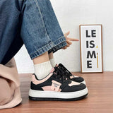 ストリートブラックピンクスニーカー