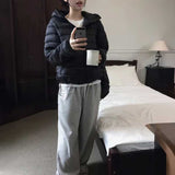 スタイリッシュショートダウンジャケット
