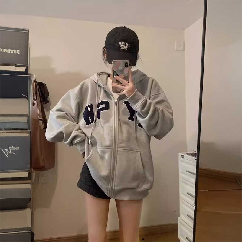 オーバーロゴルーズグレーパーカー