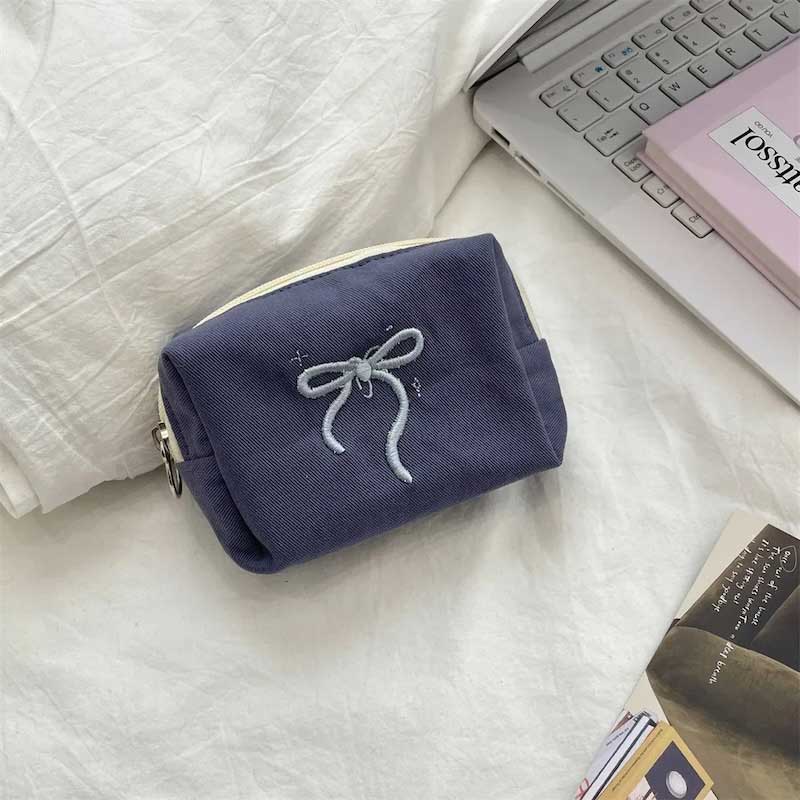 リボン刺繍スクエアメイクポーチ