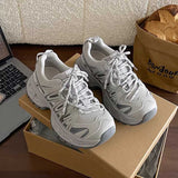 スポーツメッシュザグスニーカー